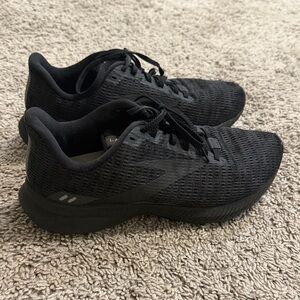 Men’s OR women’s Black Running Shoes